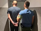 Wstrząsające! Ratownicy chcieli mu pomóc, a on groził śmiercią