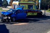PILNE Radom: Wypadek karetki z pacjentem! Jechali na sygnale. 5 osób w szpitalu