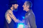 Zobacz wideo! Gwiazdorzy rocka pobili się na scenie! Pozywają się nawzajem