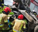 WYPADEK Quad dachował na polnej drodze. 73-letni pasażer zabrany do szpitala śmigłowcem