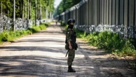 granica polsko-białoruska Migranci rzucali kamieniami i konarami. Ataki na polskie patrole przy granicy z Biał…