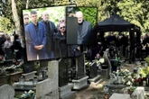 Mamy zdjęcia Pogrzeb żony Ryszarda Rynkowskiego. Odmieniony gwiazdor z 17-letnim synem w pierwszym rzędzie. Aż serce się łamie