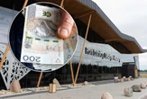 Co dalej z lotniskiem? Lotnisko w długach? Radni alarmują: "Każdy mieszkaniec dopłaca do biletu!"