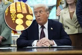 Internauci węszą spisek! Trump chwali się złotem w Gabinecie Owalnym. "Goście wariują, gdy widzą ten blask"