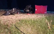 BMW rozerwane na pół! Martwa 19-latka leżała obok, 19-latek w stanie ciężkim. Nocna makabra w Łagowie