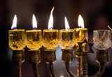 Ważne święto Chanuka. Co to za święto żydowskie i dlaczego zapalane są wówczas świece?