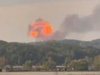 Pożar na stacji tankowania Płoną wagony Orlenu na Litwie! Siedem wozów strażackich oraz dwie cysterny z wodą ma miejscu