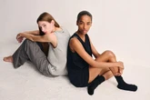 Strefa mody UNIQLO ogłasza kolejną współpracę z brytyjską projektantką Anyą Hindmarch