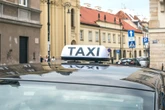 Tak się wożą wybrańcy narodu Sejmowi królowie taxi. Posłowie PiS biją wszystkich na głowę