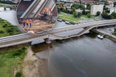 Zamknięcie estakady Most runął w jednej chwili. Tak to mogło wyglądać w Chorzowie