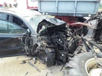 Utrudnienia w ruchu! Toyota zmasakrowana po zderzeniu z ciągnikiem! Kierowcy nie można było nawet wyciągnąć [ZDJĘCIA]