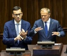 Ekipa rządząca w połowie kadencji Wojna na spoty Tuska i Morawieckiego. Obecny i były premier podsumowują dwa lata od wyborów