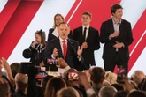 Przenosiny z Gdańska do Warszawy Wielka przeprowadzka Nawrockich z gdańskiego bloku do Pałacu Prezydenckiego. Spędzą …