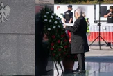 Zdjęcia mówią wszystko Miesięcznica pełna emocji. Przejęty Kaczyński, Babcia Kasia i „kłamstwo smoleńskie” na transparentach