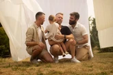 Chcą adoptować razem Trzech mężczyzn ojcami jednego dziecka? Trwa walka w sądzie