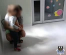 Zareagowała mieszkanka miasta Zapłakana 4-latka błąkała się samotnie po ulicy. Nie potrafiła podać swojego imienia