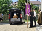 Ogromna tragedia Katarzyna zginęła z rąk męża. Pożegnały ją tłumy. "Droga do pracy zamieniła się w dr…