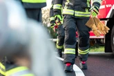 Dramat na Helu Drzewo runęło na auto! W środku rodzina z dziećmi