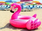 Wakacje okiem psycholożki Flaming, plażing, parawaning, czyli jak wypoczywają Polacy. Psycholog o wakacyjnych …