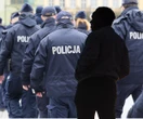 Tak się tłumaczy policjant Nie chciał zapłacić za nocleg, na miejsce wezwano policję. 48-latek zmarł. Maciej W.…