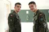 M jak miłość M jak miłość. Nowy przyjaciel Mateusza z wojska zmieni życie Mostowiaka. Janek pozna go z ukochaną? - ZDJĘCIA