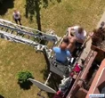 Legnica: Uciekał przed policjantami po balkonach. W mieszkaniu miał broń