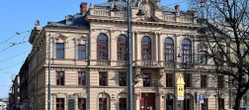 Niezwykła historia Kiedyś było osobnym miastem, teraz jest częścią Krakowa. Prawa miejskie traciło dwa …