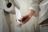"to jest uwłaczające!" Afera w poznańskiej szkole. Nauczycielom wydziela się papier toaletowy i wodę?!