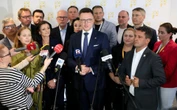 hiobowe wieści Partia Szymona Hołowni się sypie!?! Posłowie mają rozmawiać o opuszczeniu Polski 2050!
