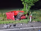Koszmar na drodze 18-latek nie żyje, kilka osób zabrały karetki Potężne zderzenie na DK 38 [ZDJĘCIA]