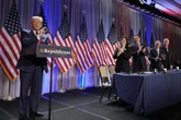 Niespokojnie w USA Zmasowany atak na nominantów Trumpa?! Kilkanaście osób otrzymało groźby
