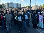 Przynieśli kwiaty i znicze "Maja naprawdę była kochana". Marsz ku pamięci zamordowanej 16-latki