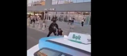 Wstrząsające! Brutalna bójka pod Dworcem Centralnym. Wszystko widać na nagraniu