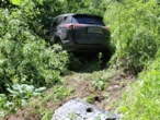 Kradzież Toyoty pod sklepem miała kosztowny finał. Pijany złodziej narobił szkód!
