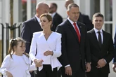 Śledczy badają wpisy z internetu Prokuratura wzięła się za hejt na córkę Nawrockiego. Pisali aż do USA i Chin