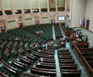 Koniec psów na łańcuchach Sejm zakazał łańcuchów dla psów! Kaczyński zaskoczył głosem, PiS podzielony