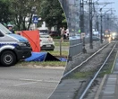 Co za tragedia! Potrącona na przejściu 27-latka wyleciała w powietrze i wylądowała na torach! Śmiert…