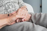 szok! Krytyczny stan seniorki po pobycie w domu opieki. Sprawą zajmuje się prokuratura!