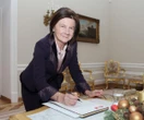 Morze kwiatów Przepiękny gest przed Pałacem Prezydenckim. Uczcili pamięć Marii Kaczyńskiej