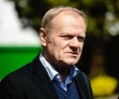 Padły mocne słowa Donald Tusk odpowiada na zarzuty o fałszerstwo: „Nie służy to państwu”