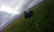 Jest nagranie Policjanci na nogach dogonili 44-latka, który uciekał motorowerem. Jest wideo