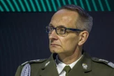 Wywiad dla "Super Expressu" Gen. Gielerak: 800 lekarzy wojskowych nie zabezpieczy potrzeba naszego kraju
