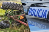Tragedia podczas prac Śmierć na polu! Ciągnik przygniótł 54-letniego rolnika