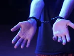 BRUTALNY ATAK 21-latek zaatakował nastolatkę w lesie. Dziewczynce udało się wyrwać i uciec