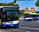 Zapobiegł tragedii Kierowca autobusu został bohaterem. Pan Piotr uratował człowieka