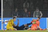 jasny werdykt Sędzia nie ma wątpliwości, PSG powinno dostać rzut karny i grać w przewadze! Brutaln…