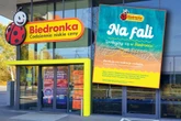 Zakupy Biedronka na fali. Całodobowe sklep i moc atrakcji