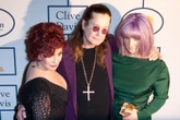 SZOK! Odgryzł głowę martwemu nietoperzowi i... trafił do historii rocka. Ozzy Osbourne zma…