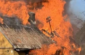 Płonie wieś Nowa Biała w Małopolsce. Przerażający widok! Strażacy robią, co mogą