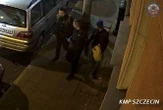 Rozpoznajesz ich? Nocny atak na kamienicę! Kto strzelał do okien w centrum Szczecina? Policja szuka sprawców